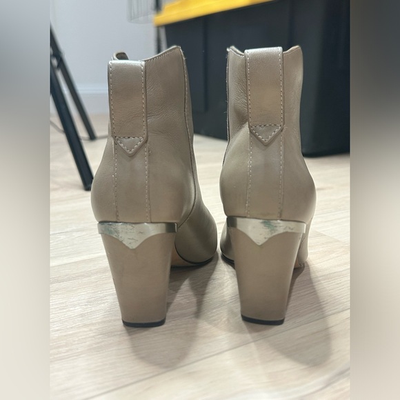1. State booties taupe beige tan 7.5 perfect for fall - Picture 8 of 10
